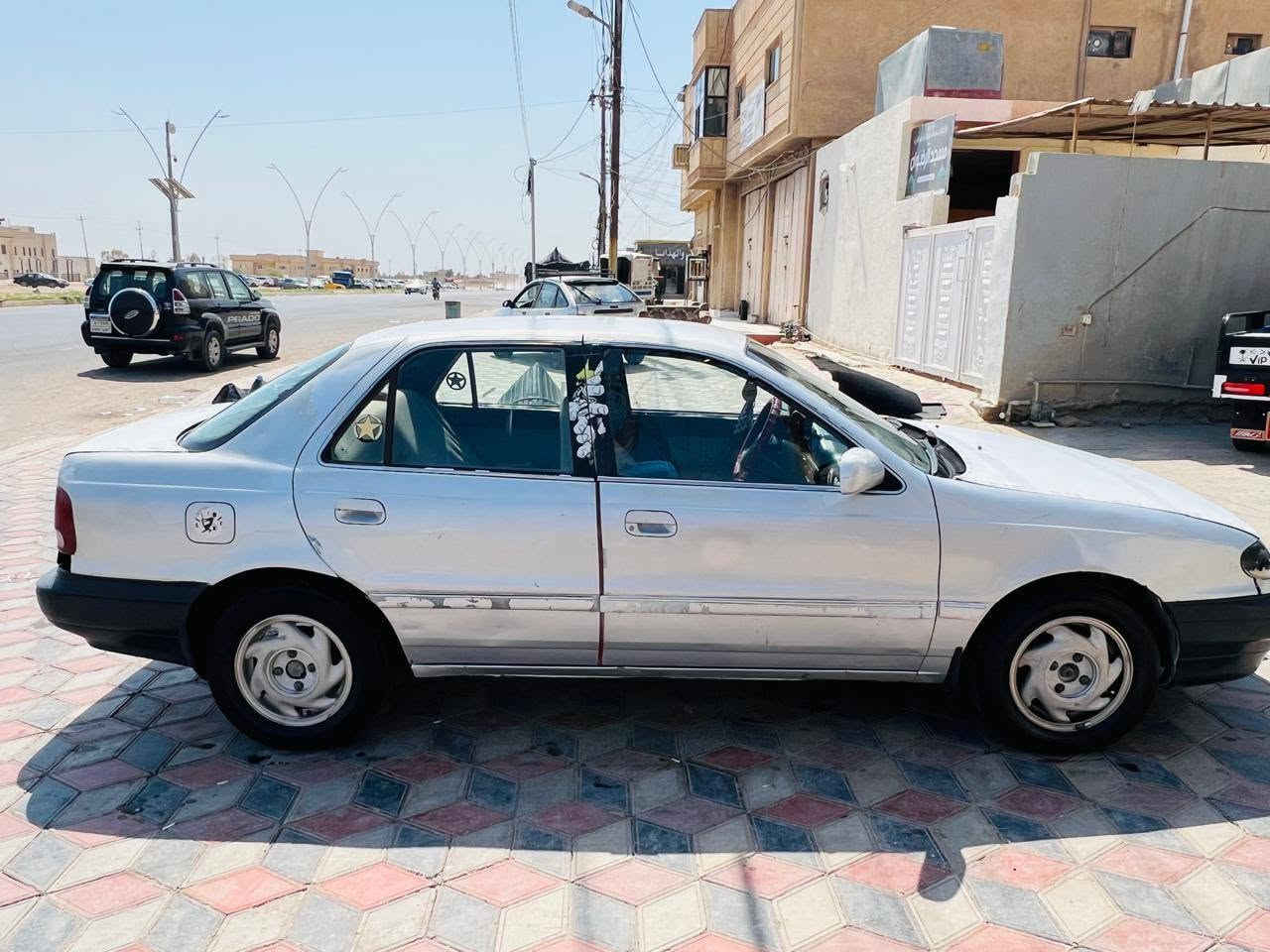 للبيع النترا ٩٣ سياره حلوه بدون ضربة بس جراد كير محرك تمام تبريد شغال بس ضعف بلكمبريسر وهاي صورها بسمنه السعر ٢٨ للإستفسار ***********
