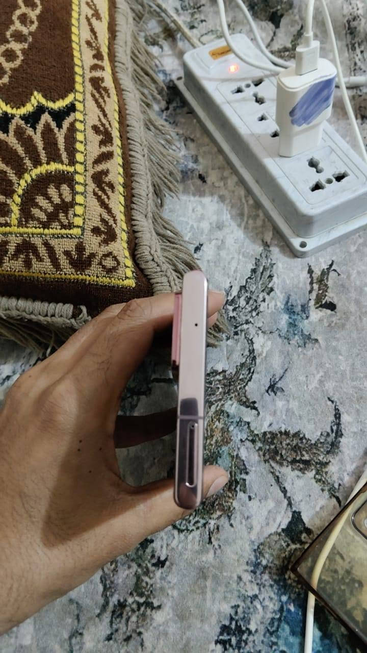 سلام عليكم شلونكم نوت 20 التر جهاز جديد  فقط مبدله شاشه اصليه مال تفصيخ  سعر خاص ***********
ميسان كميت
