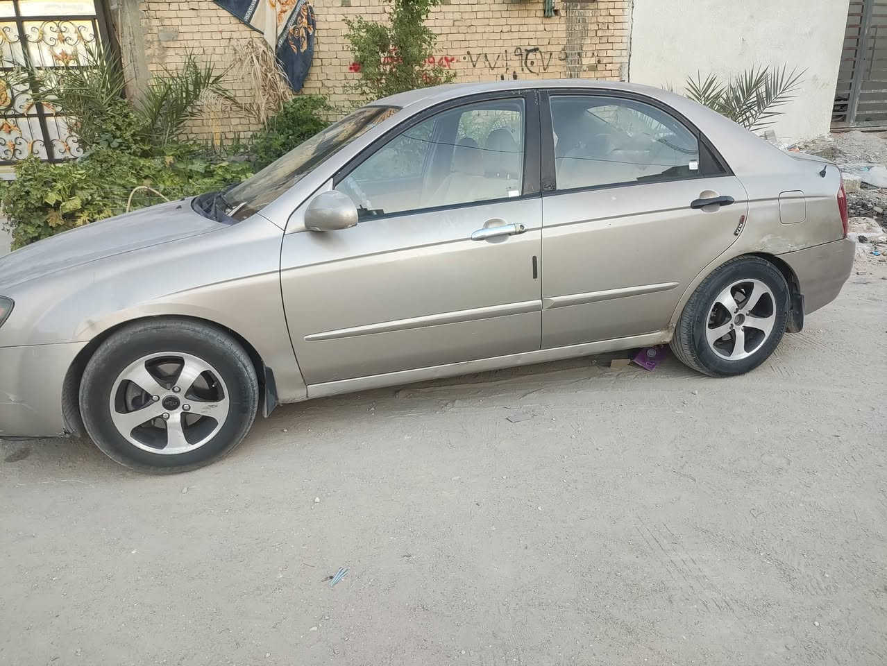 كيا سبكترا موديل 2006 محرك 2000 السيارة جاهزة من كلشي ما عدا التبريد ناقصه كلج
حادثها الباب الأيمن الخلفي بيها جراد بسيط مكان السيارة كربلاء رقم بابل انگليزي مداور شوكت ميعجبك السعر 62 وبيها مجال بسيط للأستفسار اكثر ***********
