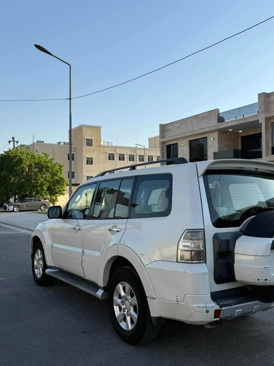 سلام عليكم باجيروو حبتور 2010 رقم بغداد باسمي مكفوله من الصبغ تخم تاير صدر جديد  الموصفات فول فتحه كراسي كهرباء شاشه حساس اشاير بالمري محرك 6 سلندر 7 راكب مكانها بغداد الكرخ 
السعر 118 وبيها مجال 
***********
