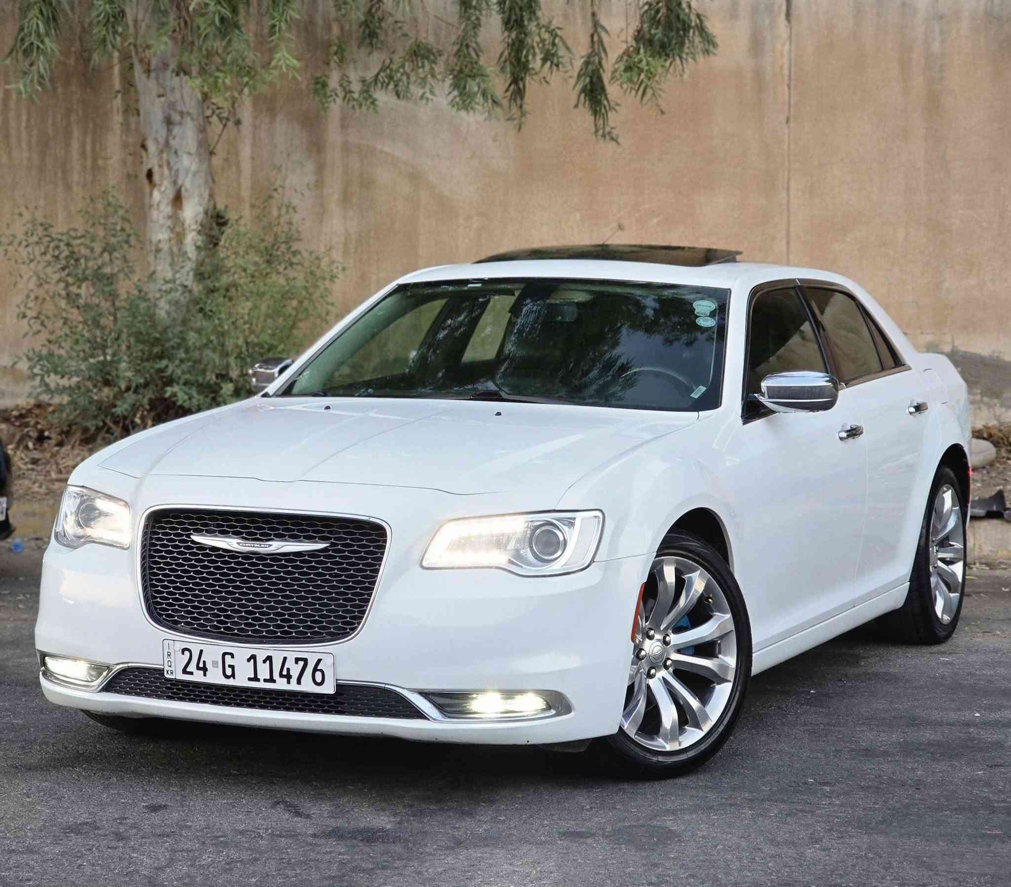 السلام عليكم الاخوان ..
كرايسلر 300c 2019 ..
وارد كندي ماشية 71 مايل ..
مواصفاتها معروفة كشنات خزن بانوراما 
تشغيل عن بعد كشنات جلد شاشة كبير 
كير محرك بشرط مامفتوح ..
سيارة كلش حلوة و نضيفة و جاهزة من كلشي 
فقط جاملغ خلفي و قبق صندوق كلير ..
مكان سيارة اربيل ..
***********
