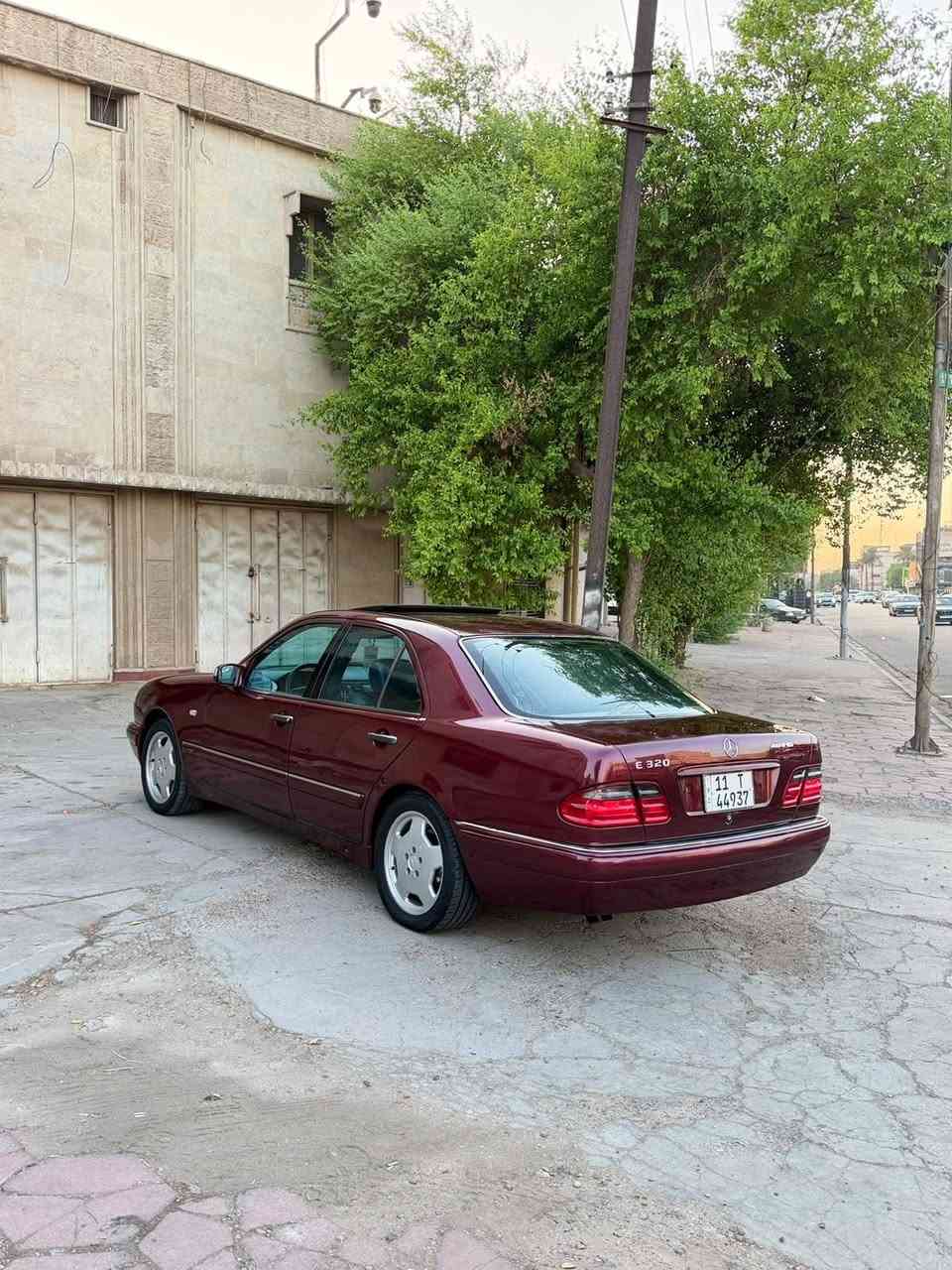 سلام عليكم ورحمة الله وبركاته 
حبايبي الغوالي عندي مارسيدس 
ام عيون 320 موديل 96 محدث 
تخم تاير جديد ويل كب اصلي 
حاويه AMG اصلي صدر امامي 
خلفي جديد شرط الفحص سياره 
تبريد قطعتين ثلج برده خلفيه كهرباء 
منضومت زينون اصليه رقم بغداد 
الدولي تحويل مباشر محرك كير 
خير من الله كهربائيات تمام 
بيع او مراوس حسب القناعه 
مكاني بغداد الكراده الاستفسار 
اكثر هاذا رقمي 
***********
