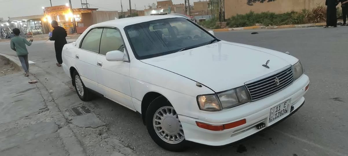 السلام عليكم
بطه كراون 1992 رقم بغداد انكليزي مشروع وطني سنوية لل 28 باسمي
كفاله عامه اصوليات والضربه والصبغ
كير محرك 3000 ديلكو حداديه  تبريد 🥶
تخم تاير 4 جديد، ادامه منظومة بانزين والماي سنتر لوك ريمون كهربائيات كلهه شغاله  شرط ولا كلوب مشتغل ب عينه سياره نظيفه وشرط احلئ من الصور وترايك 180 وين متريد
مكانه العماره
السعر 59 وبيه مجال قليل الاتصال *********** واني خادم
