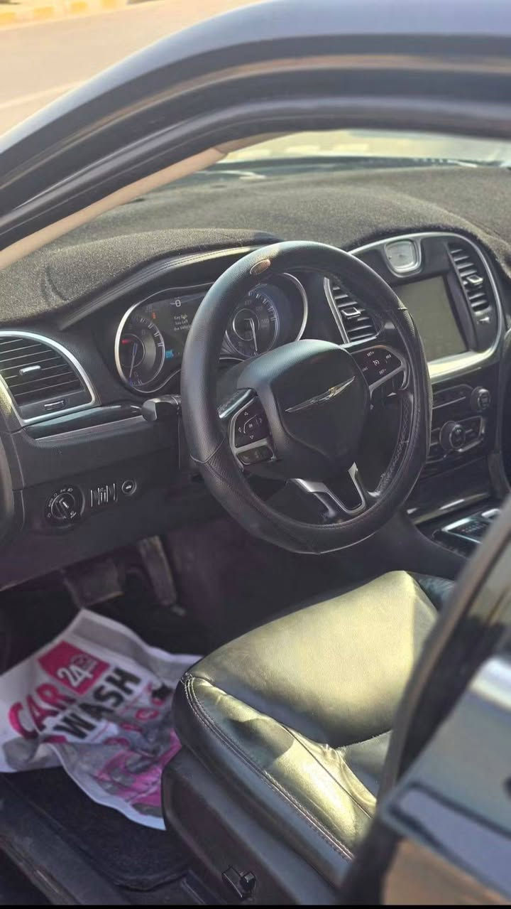 السلام عليكم
📢اوباما C300 
موديل 2016
🔸️رقم بغداد جديد  
مواصفات
🔴 بانوراما
🔴 كشنات جلد 
🔴 كشنات كهرب 
🔴 كشنات تدفئه 
🔴 تبريد قطعتين 
باقي مواصفات معروفه
ماشيه 170 الف كيلو 
🔹️ ضررها _ مبدل باب السايق وباب النفر نفس اللون بدون ضربه  + جاملغ الامامي الايمن صبغ بخ بدون فتح وبيها كم مكان بارد 
🔹️سونارها موجود الي يريدو يدزلي خاص 
🔹️مكان السياره موصل 
️📞للاستفسار ***********
