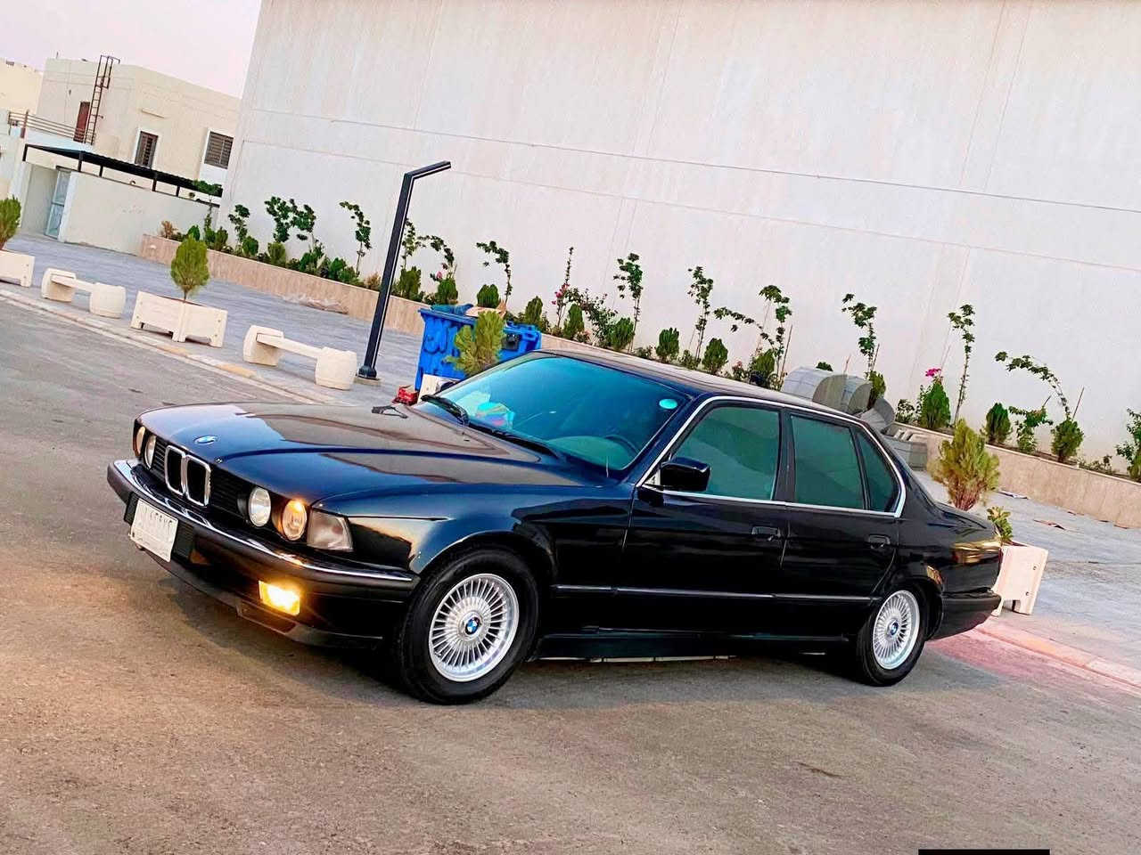 بسبب الوعود.......سلام عليكم ألي يدور جديد ومايتعبك تعال بالعافيه عليك
Bmw 735
م1993
سياره مابيها نقص 
محرك شرط  كير اوتو شرط
مصبوغه من جماليه ومكفوله
تبريد ثلج قطعتين
صدر أمامي خلفي شرط
تخم تاير 
دركه ايرباك
دبل كمبيوتر
دبل جكمجه 
دبل جام
سلايت 3 طكات
تخم بردات خلفيه.. وابواب بلاد
ويل شعاع أصلي
كشنات جلد أوف فايت  شرط الداخل جديد زلغ مابي
صاج ملكي
كروز سرعه شغال
مانع انزلاق
هوك خلفي بلادي
انطيك كل شي شرط وتحويل ثاني يوم سنويه ما تسقط لل 28
سعر 65 .. مكاني تكريت 
‏‪***********
