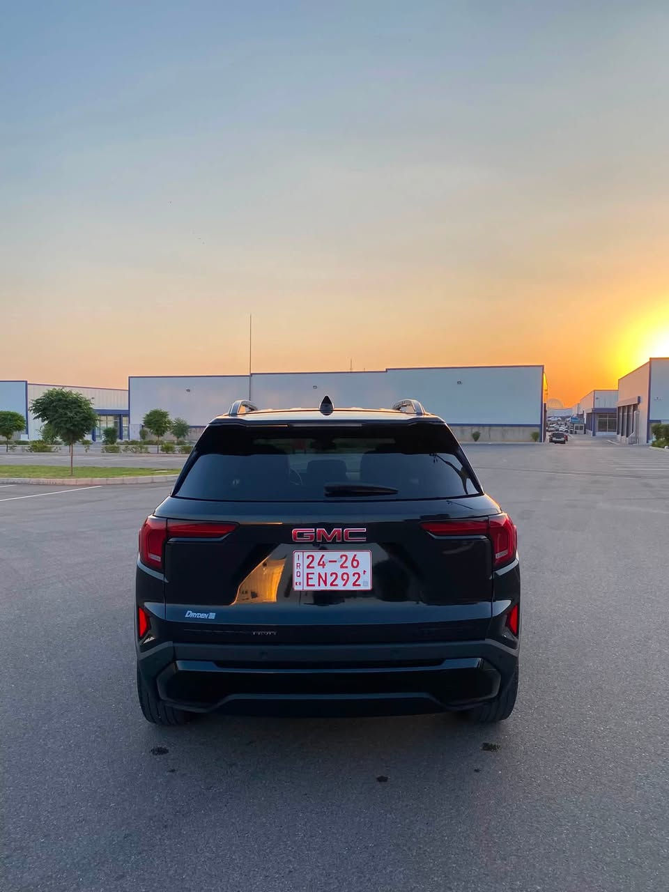 GMC Terrain 2025 Elevation AWD
سيارة تجي اعلا فئا مواصفات 
ماشية ١٣ الف ميل 
محرك ١.٥ تيربو ٤ سلندر 
كير ٨ سرعة 
٤ مود normal AWD snow Off-road
شاشة كبيرة ١٥ انچ و شاشة الكيج معلومات الرقمية ١١ انچ 
تشغيل بصمة و تشغيل سويج ريموت 
و كشنات جلد و كهربائي و تدفئة + تبريد 
سكان تدفئة 
و سيارة ٤ كاميرات ٣٦٠ درجة و المراية هم كاميرة 
فتل رادار و حساس 
بيها فتحة بانوراما يعني سيارة فولل فولل مواصفات 
ضررها ٣ قطع صبغ جاملوغ امامي و باب و جاملوغ الخلفي 
بدون دواخل بدون ارباكات 
و ب سعر بلاش بلاش ٢٠٢٥ مويدل 
سعرها ٢٢٠$ ورقـــة و مـجـال 
للمزيد من المعلومات اتصل على هذا الرقم 
كورك-واتساب 
***********

