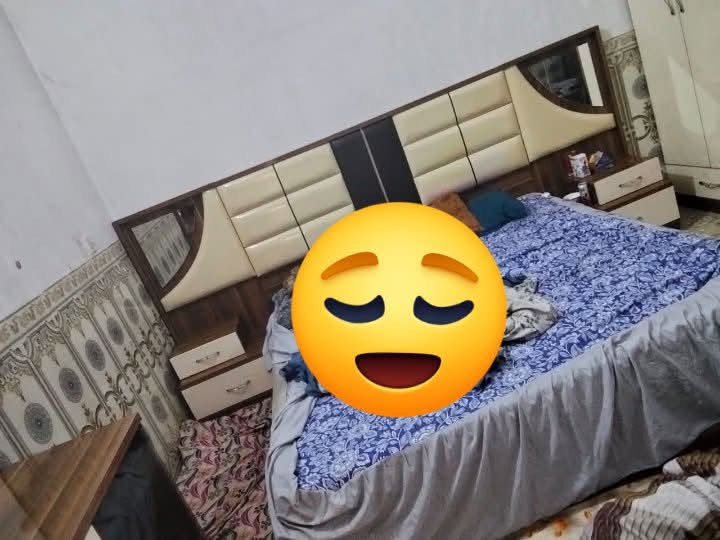 سلام عليكم غرفه البيع 8 قطع مكاني بغداد سعر 550 الرقم ***********
