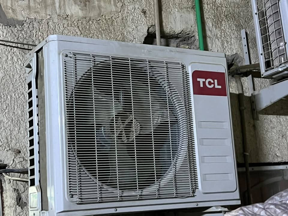 سبلت تي سي ايل 2طن السبلت جديد مستخدم شي قليل السعر 600 
سبلت هايسينس 2 طن هم جديد مستعمل شي جدا قليل 
السعر 600
***********
