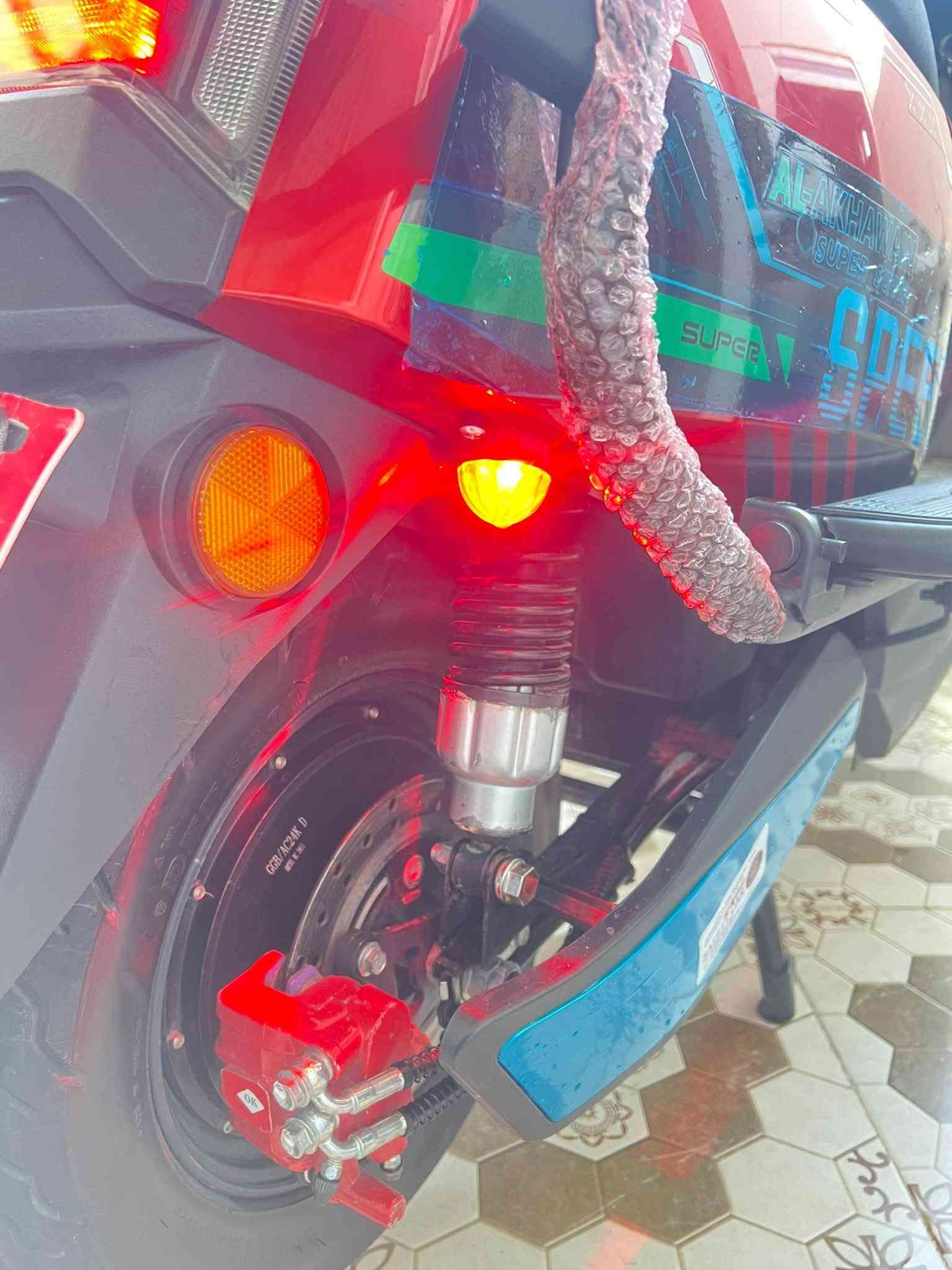 السلام عليكم
دراجه شركة الاخوين 🛵دبدوب
موديل2026
موطور بالكارتون جديد
(اخو الزيروو مستخدم شي قليل جداً مكفول حتى من شخط ...)
(بطاريات عدد 6 على فحص ) 
فول مواصفات  «ملف 3500W)
(نظام  R) (نظام P)
(مخرج شحن USP) 
(سرعة 99 حقيقي) (سرع 4)
(سويجات +بصمات+كرتات)
(مثبت سرعة) 
لايت زنون عالي ناصي 
سماعة بلاتوث بلادي 
جنطه خلفيه بلاديه
اشاير يمنة يسرة دبل اشارة
السعر 650الف
الموقع داخل الرمادي 
الاستفسار :***********

