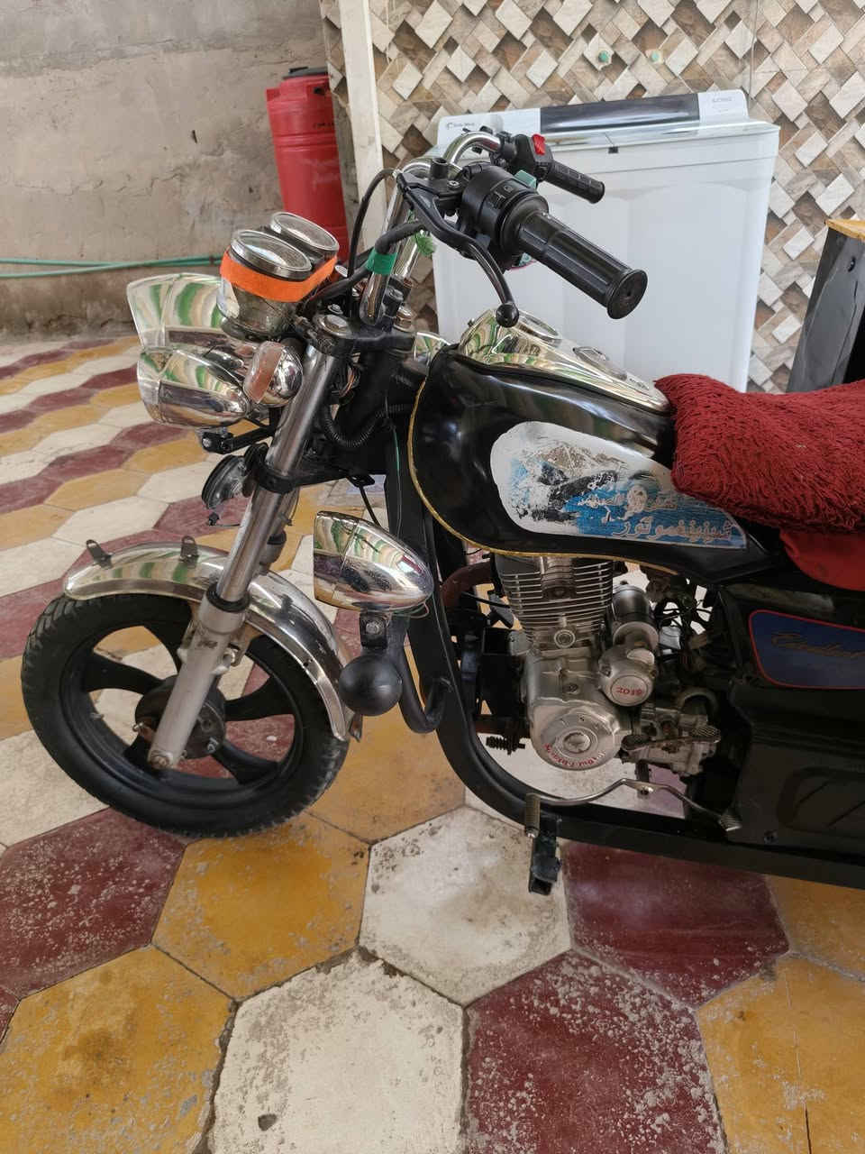 ستوته للبيع موديل 19 مكينه 19 ستوته نظيفه أحلى من الصوره  مكفولة من شاصي ومكينه والركبة ومن بدي قطرت لحيم مابيها أوراق أصولية وكيلها سلام الجبوري تخم تاير جديد جوبلس ستوته نظيفه ربع دينار ماذب عليها العنوان الديوانية قضاء الشافعية السعر 1650 وبيها مجال لشراي الرقم ***********
