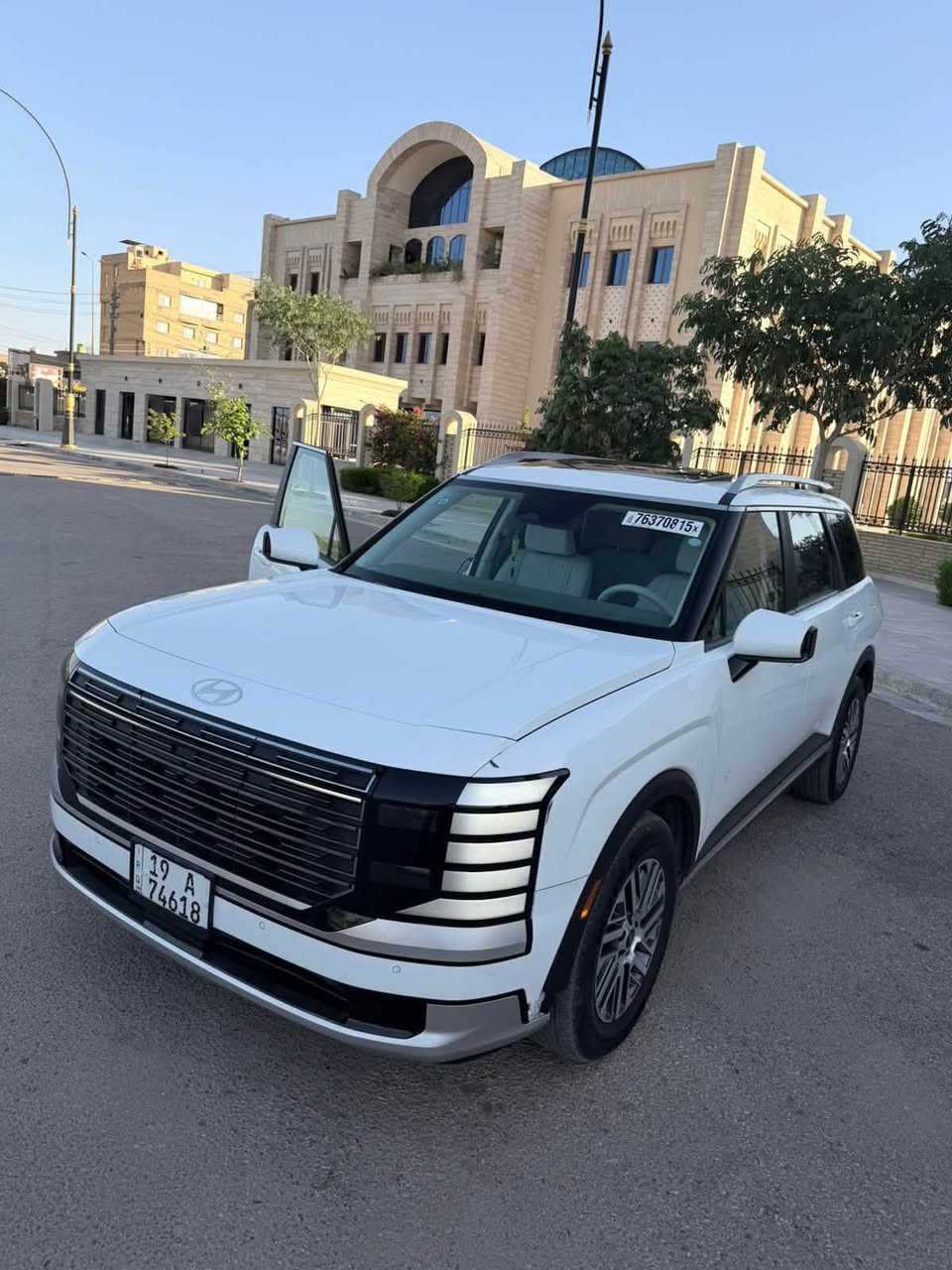 # بيع او مراوس 
هونداي بلسايد الشكل الجديد
موديل :- 2026
لون :- ابيض 
فئة :- SEL
قوة المحرك :- 3.5 بانزين
عداد المسافات :- 4000 كم
عدد المقاعد :- 7 راكب سياحي
الضرر :- بسيط جداً موضح بشكل كامل بنفس الاعلان الصور موجوده 

مواصفات السيارة:-
شاشة نفكيشن # تحكم سرعة # تحكم مسجل # رادار امامي # حساس تغير مسار # لايت زنون # كشافات اماميه # داخل جلد # تدفئه وتبريد مقاعد # حساسات 360 درجة # اشارة جانبية # نظام نقطة عمياء # فتحة سقف # تبريد 3 قطع # هاند بريك بصمة # مقاعد كهربائية # شاحن واير لس # كامره محيطية 360 درجة # صندوق كهربائي # سماعات مركزية # وبعد بيها مواصفات 
السعر :- 450 $ وبيها مجال بسيط 
رقم الهاتف :- ***********
السيارة موجودة في كربلاء
علماً رقم جديد بأسمي
