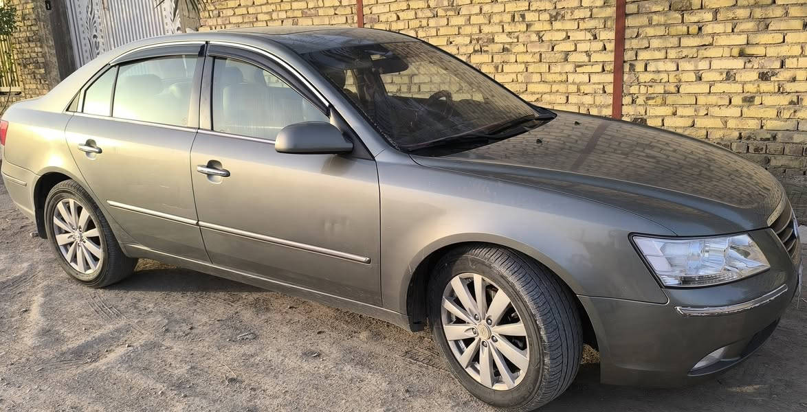السلام عليكم
سوناتا 2009 محرك v6 بغداد
 لمتد فول مواصفات للاخير
كشنات جلد كرسي كهربائي
فتحة سقف جام حراري
جاهزه من كل شي
قطعتين صبغ فقط
السعر ٩٧ وبيه مجال
مكان السيارة بابل
للاستفسار اتصال او واتساب ***********
