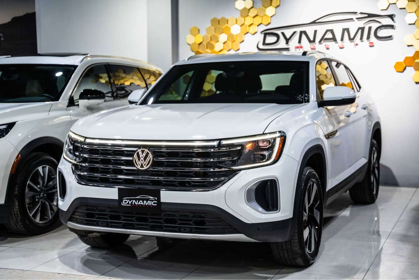 2024 VOLKSWAGEN ATLAS CROSS SPORT TECHNOLOGY
موديل: 2024
وارد : امريكي 
مواصفات :SE -
‎عدد الأميال : 17,000ميل
الون : سپي
الون داخل ؛ اسود
‏‎سلندر :  V4
‎ صبغ :  جامرلغ و باب صبغ و ٢ قطعة كلير امريكي  
ارباك : ستيرن و بردة
سيارة رقم موقط ٣ شهر بي مجال
مكان اربيل شارع حديد و خشب معرض دايناميك موتورز
‏‎من المعلومات الرجاء التصل علي وتس اب
سعر جدا مناسب 🔥🔥🔥📲📲
                                                                                              *********** - أربيل, العراق
