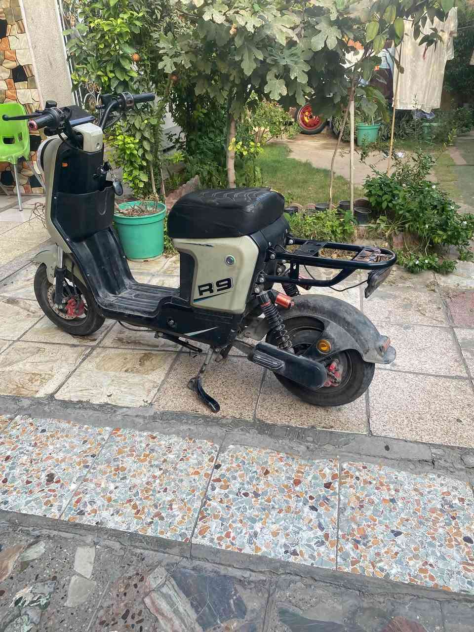 دراجة R9 • بطاريات جدد • مشكلة الكش