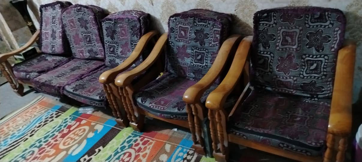 كاونتر اربع قطع ١٥٠ الف
كنتور صاج ٣ ابواب ٧٥  الف
تخم ماليزي ٧٥  الف سبع مقاعد مقعد بي كسر 
غراض عاطله مكيف وشاحنة ٥٠ الف
الي ياخذهن شلع ٣٠٠ الف
الموقع المشتل المعلمين قرب جامع مالك بن انس لا يوجد توصيل
واتساب 
***********
