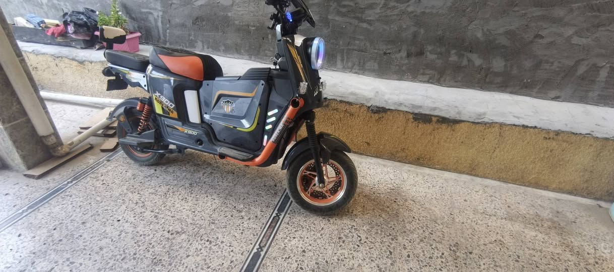 درجة  x900 اخو الجديدة صاره شهر من اخذتة شاحنة اصلية وياة اخذتة من حسن وحسين .. السعر500 من الاخير مكاني ابو غريب الزيتون ***********
