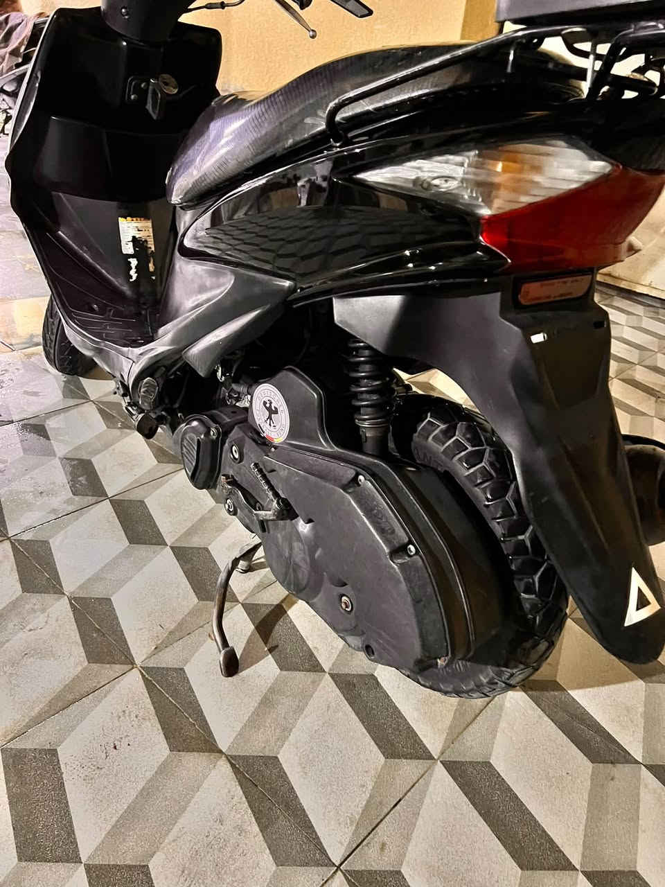 شباب ادرس حديث مفتوحه مره وحده 
شلعه و معدل 🏍🏁
سلف هندر شغال بلاديه 
ضوء امامي/بك لايت شغال بلاديه
سودات سود بلاديه 
كفر اسود جديد تجاري الاصلي 
اشاير يمنه يسري شغالات 
دشبول شغال بلادي 
قفل ستيرن قفل جنطه شغال 
نوزلها خير من الله يخبل 
السعر: *********** اتصال 
او يوجد واتساب
