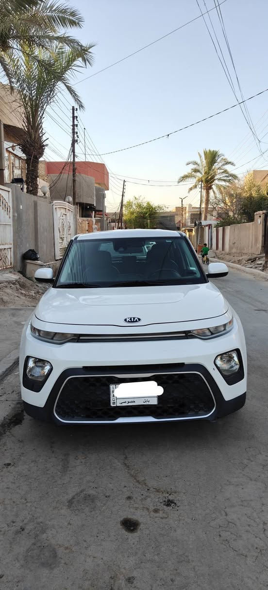 Kia Soul S 2020 امريكي
المحرك: 2.0 لتر 4 سلندر
القوة: 147 حصان
العزم: 179 نيوتن متر
القير: أوتوماتيك IVT
الدفع: أمامي FWD
استهلاك الوقود: تقريباً 14–16 كم/لتر
عدد المقاعد: 5
سعة خزان الوقود: 54 لتر
الشاشة: 7 إنج
Apple CarPlay
Android Auto
كاميرا خلفية
مانع انغلاق ABS
نظام الثبات ESC
تحذير الاصطدام الأمامي
مساعد البقاء بالمسار
مراقبة انتباه السائق
جنوط ألمنيوم: 16 إنج

المشي 46.523 ميل
للتواصل : ***********
