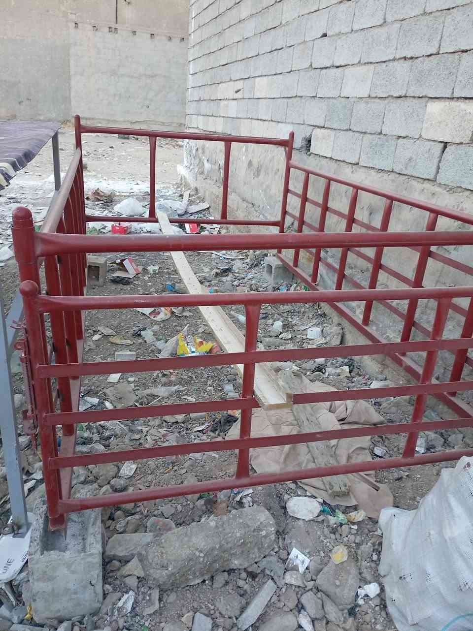محجرات ثنين للبيع المكان ديالي الاحمر مامستعمل والأبيض تفصال للاستفسار الاتصال ***********
