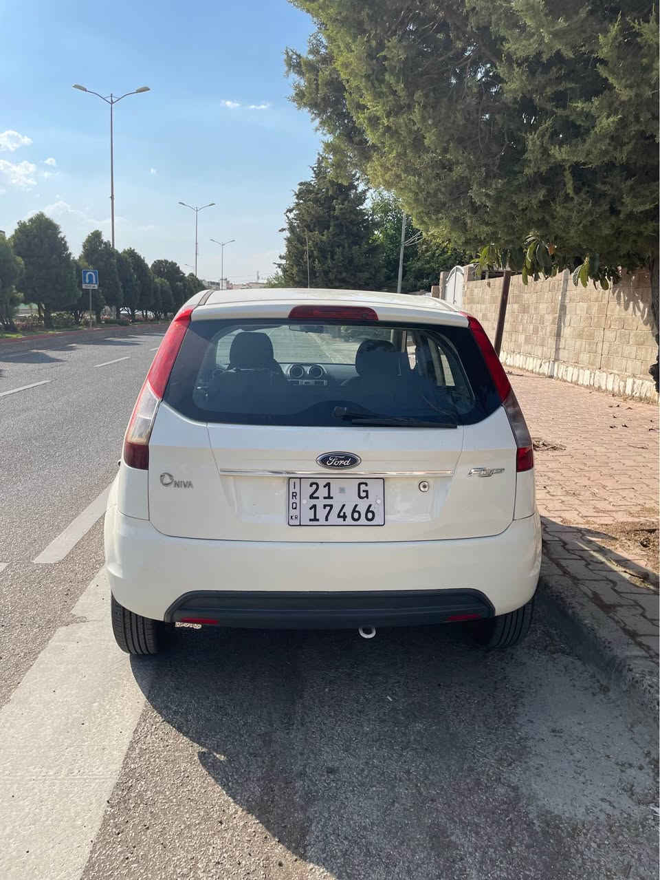 بەناوی خودای گەورە 
فیگۆ مۆدێل ٢٠١٣ 
گێڕ تۆماتیک 
لێدراوی نییە تەنها ٢ پەڵەی بچووکی هەیە 
٤ تایە و ویلی تازەی لەسەرە 
پاتری تازەی لەسەرە 
ڕۆنی مەکینە و هایدرۆلیکی گێڕی تازەیە 
کامل مەسرەف کراوە زۆر بێ عەیبە و یەک ٢٥٠ مەسرەفی تیا نییە ، ٣ سویچی لەگەڵە 
بۆ زانینی نرخ پەیوەندی بەم ژمارەیەوە بکە
*********** 
واتس،ئەپیشی لەسەرە ، موشتەری نیت تەلەفون مەکە لەگەڵ ڕێزم بۆ هەموو لایەک🖤 السليمانية, العراق
