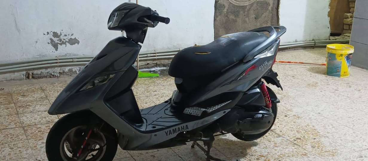 مكلف بلنشر ماكس ثعلب GTR دراجه حلوه وجديده ومابيه نقص دراجه نزلتهه من لرمبه صارله 7 اشهر سعر 850 وبيهه مجال رقم صاحب الدراجه ***********
