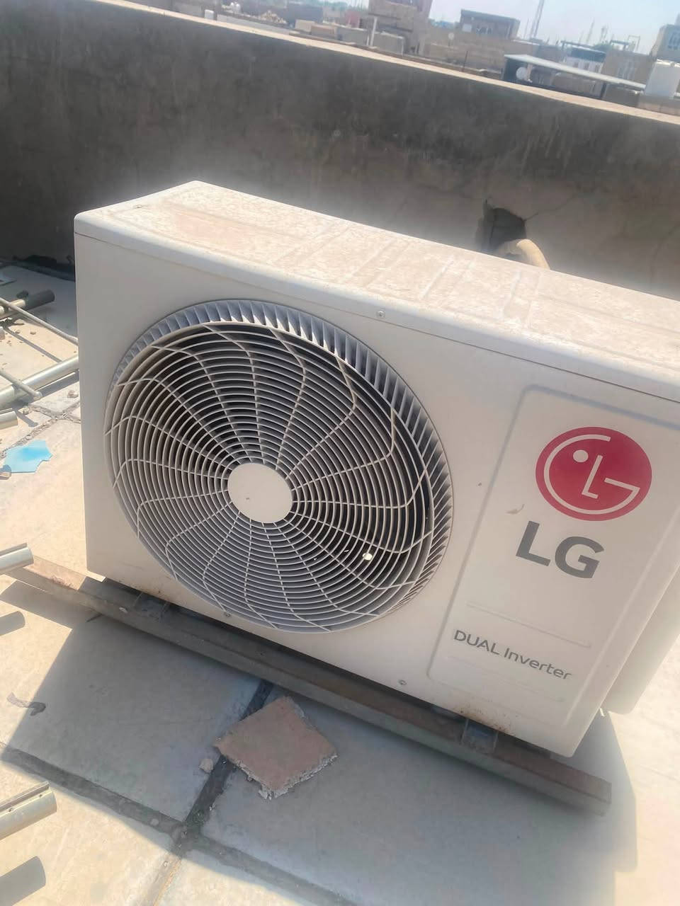 سلام عليكم  للبيع سبلت انفيرتر LG 
اخو جديد  سعر 650 يشتغل على 4 امبير فما فوك  عنوان النجف للتواصل ***********
