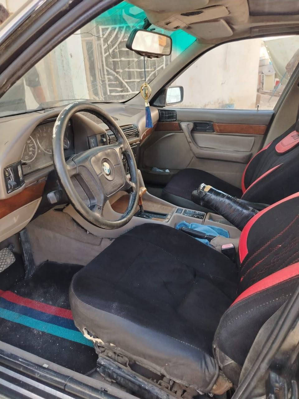 سياره BMW للبيع
موديل 1993
حجم 525
بجم عريض تخم تاير
 مكينه زينه
 كير منمر ثالث
تبريد شغال 
 كهربائيات كلها شغاله كشنات كهربائيه
 رقم كركوك مداور ثاني يوم
#العنوان_الحله_قضاء_القاسم
  ***********
