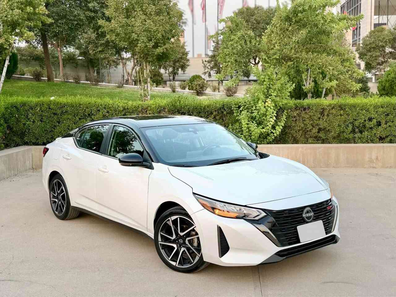 🚘 للبيع | نيسان سنترا SR 2024

Nissan Sentra SR 2024
📍 الموقع: أربيل
🔹 اللون: أبيض صدفي
🔹 الممشى: 6000 ميل فقط 
🔹 المحرك: 2.0 لتر / 2000 CC

⭐ المواصفات:

✔️ أضواء زينون
✔️ سقف أسود
✔️ بصمة أبواب + تشغيل بصمة
✔️ تشغيل عن بُعد
✔️ شاشة كبيرة مع Apple CarPlay
✔️ كاميرات + حساسات + رادارات
✔️ أوضاع قيادة ECO / NORMAL / SPORT
✔️ والعديد من الإضافات الأخرى

🔧 حالة السيارة:

✅ جاملغ أمامي صبغ وباب خلفي يمين كلير 
✅ بدون أيرباك — جميع الأيرباكات أصلية ولم تفتح

🔑 رقم الشاصي:

3N1AB8DV2RY331705

💰 السعر:
15,800$
💬 قابل للتفاوض بعد المعاينة

🔢 الترقيم:
السيارة بدون رقم
يمكن ترقيمها في أربيل / دهوك / السليمانية
💵 كلفة الرقم 1,100$ على المشتري

📍 الموقع: أربيل

📞 ***********
واتساب / اتصال / فايبر أربيل, العراق

