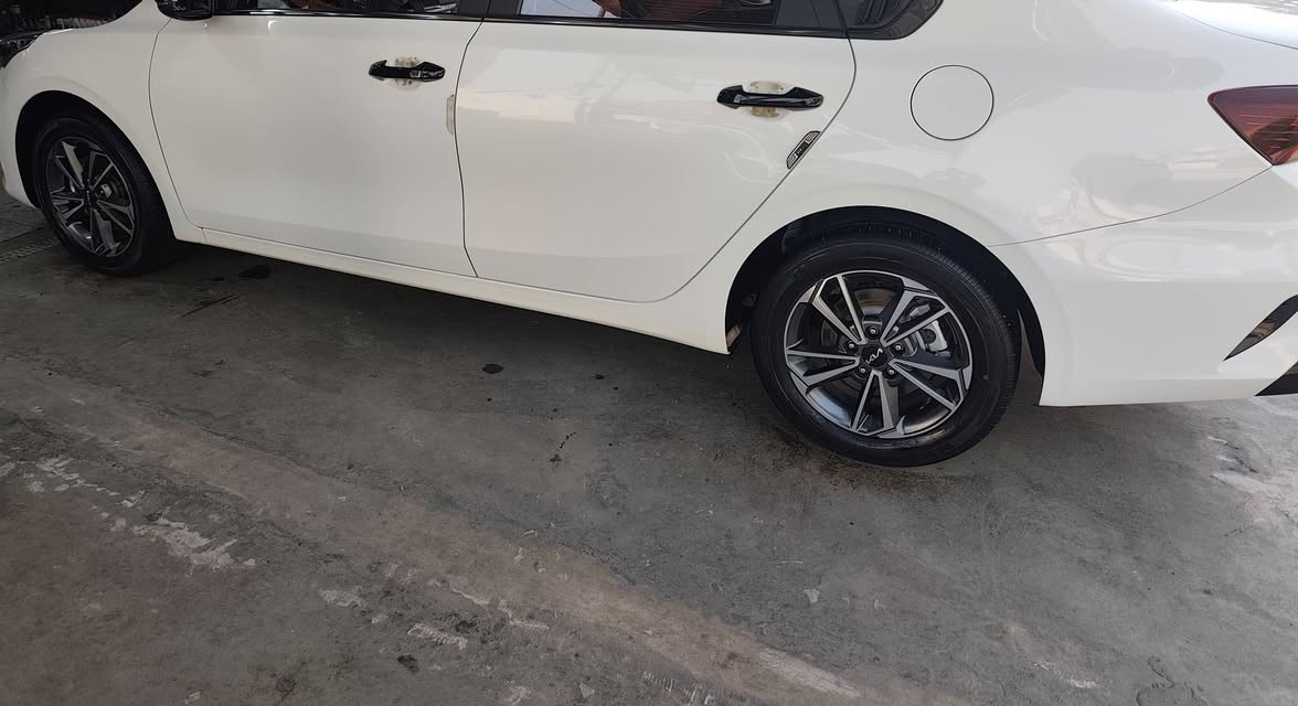 كيا كي ثري K3 موديل 24
وكالة ليث العبيدي 
فول  مواصفات

محرك 1500 دبل نوزل  
رقم بغداد الدولي 
 ماشية “ 20 الف 
 
🔴المواصفات 
فتحة
كشنات جلد 
شاشه كامرة 
حساس أمامي وخلفي
تحكم ستيرن جهتين 
بصمه 2 أبواب و بصمه تشغيل
شاحن تايب سي شحن سريع 
كير طياره 
شاشه بالكير
لايت لد زينون 3 عدسات متحركة + الخلفي هم لد متصل 
 أشاير لكزس️ متحركة 
المري الجانبية بيها ️اشاير + هيترات 
صندوك ذكي بصمة
سايد بريك بصمة
أوتو هولد (auto hold)
درايف مود 4 وضعيات
(sport+eco+smart+comfort)
شاشة عداد دجتل 
السيارة كفاله عامه السياره جديده بعدهه بحاله الوكاله💯 السعر 138ورقة
للاستفسار : ***********  واتساب مكاني بغداد الدورة

