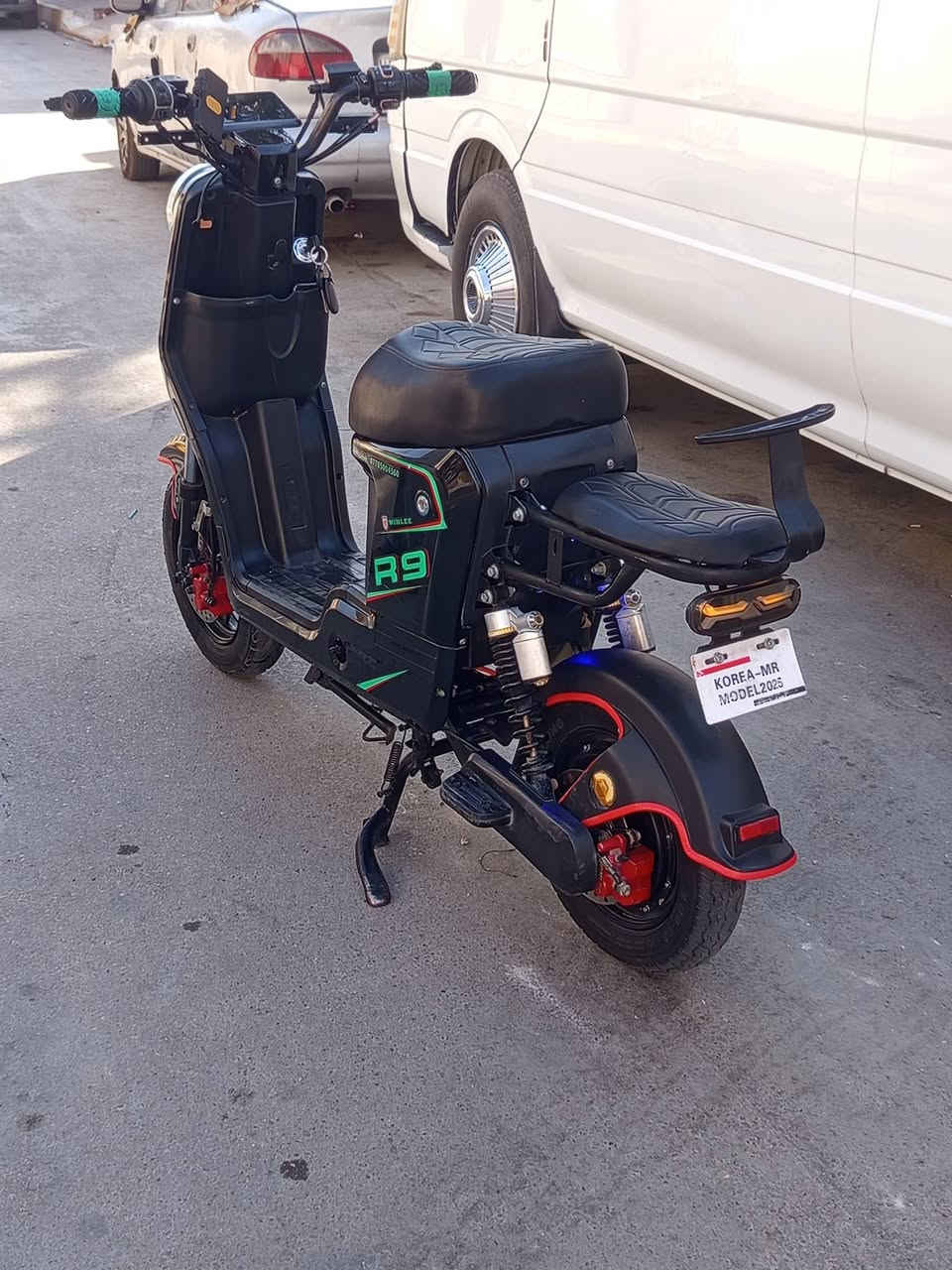 السلام عليكم دراجه شحن R9 للبيع دراجه نضيفه وجديده وبطاريات جدد السعر 400وبيه مجال *********** المكان ديالى ناحية كنعان
