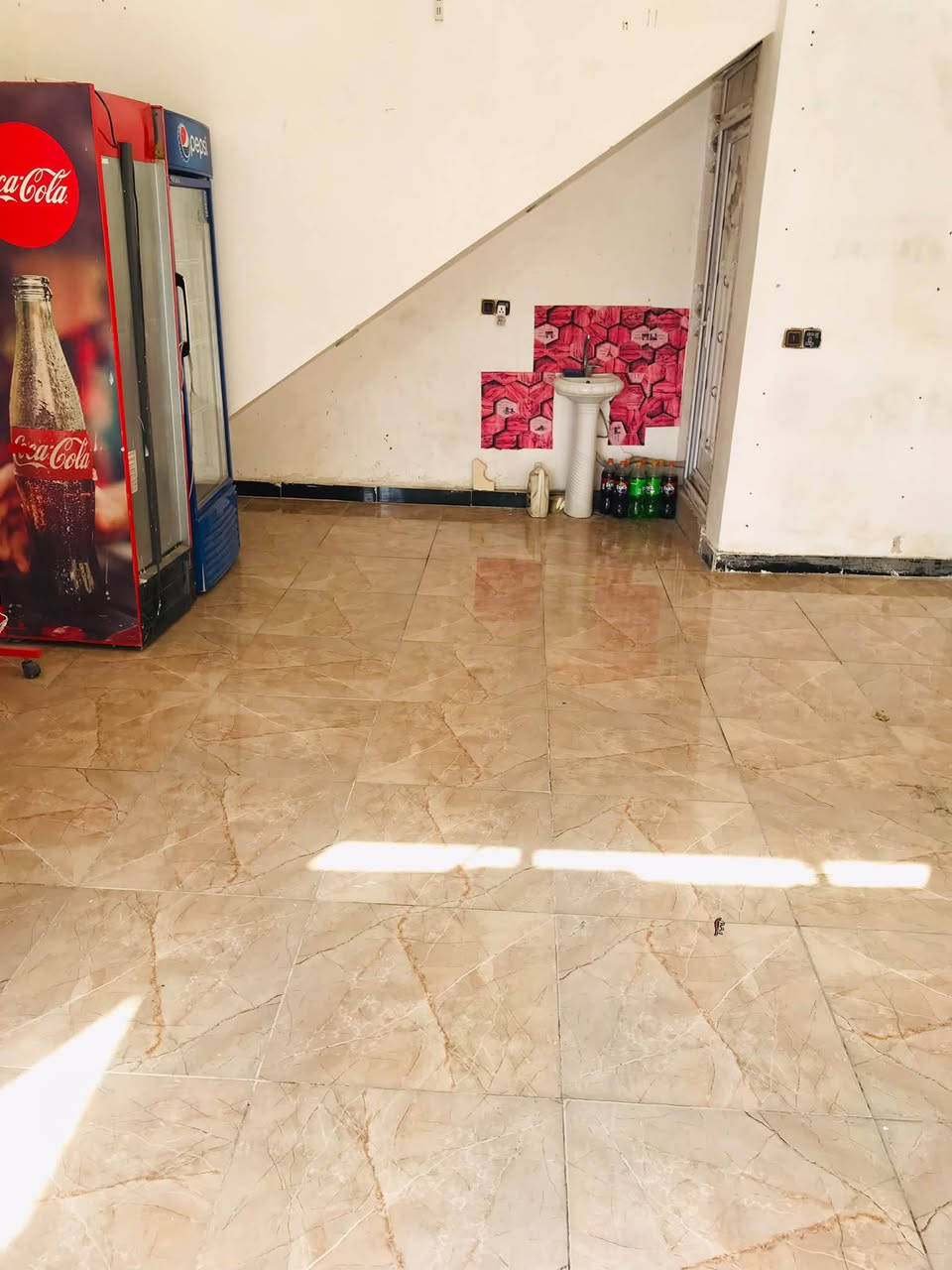 محل للايجار • منطقة الشعب • ٤٫٥×٦٫٥م