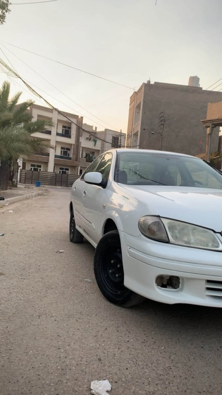 نيسان موديل ٢
اصل تكسي معمر تعمير كامل ومرتب 
كير مكينه تبريد 
بعدني ممكمل دواخل الابطاين فقط 

وكهربائيات يرادلها ترتيب 
صدر خلفي امامي نص  عمر 
تخم تاير 
سياره متعوب عليه بل التعمير الي يريده كلبك 
اني ماشي بل المعامله ومكملها انت بس تسوي معامله مال تحويل ابصملك 
عليها غرامه ٤٠٠الف تنزل من السعر 
55وبي مجال 
***********
حي الاعلام تقاطع الدرويش
