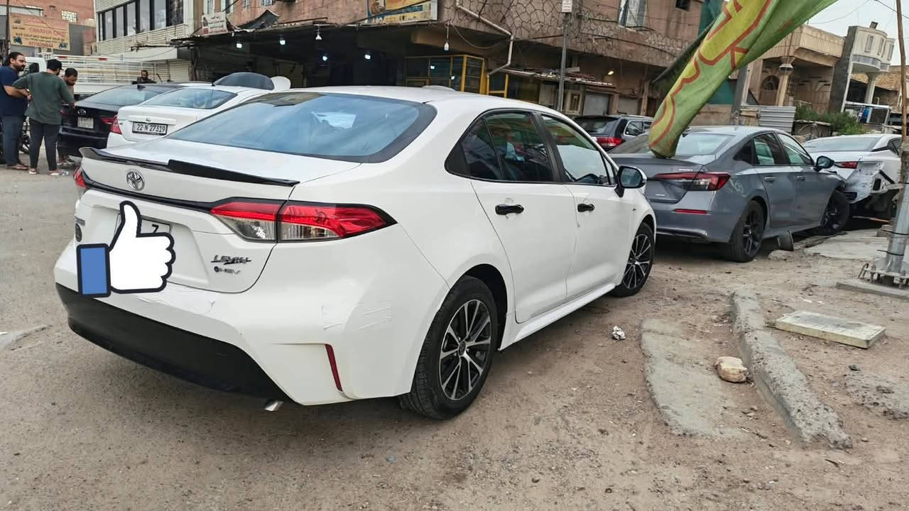 سلام عليكم.
كورلا هايبرد 2025 موصفات معروفه
السياره مكفوله من الضربه وصبغ  بيه شغله وحده كم طخه ب الداعيه بسيطه.اما البقيه مكفوله
ماشيه 124 الف
عنوان الغزالية
السعر 15800$ وبيه مجال 
رقم ***********
