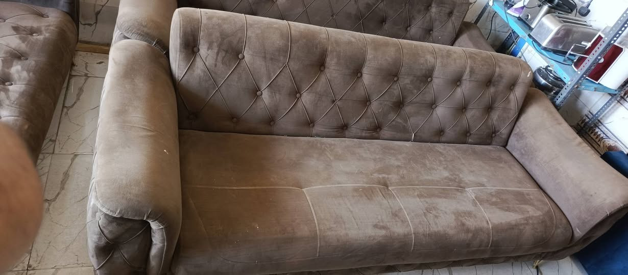 🛋️ تخم تركي للبيع 🔥
📌 الحالة: مستخدم
🪑 السعة: 10 مقاعد
🛏️ الاستخدام: يتحول إلى سرير أو يُستخدم كمخزن
✨ عملي ومناسب للبيت

📍 الموقع: الرفاعي – قرب معجنات النجفي
💰 السعر: للاستفسار مراسلة خاص 📩 تصال ***********
