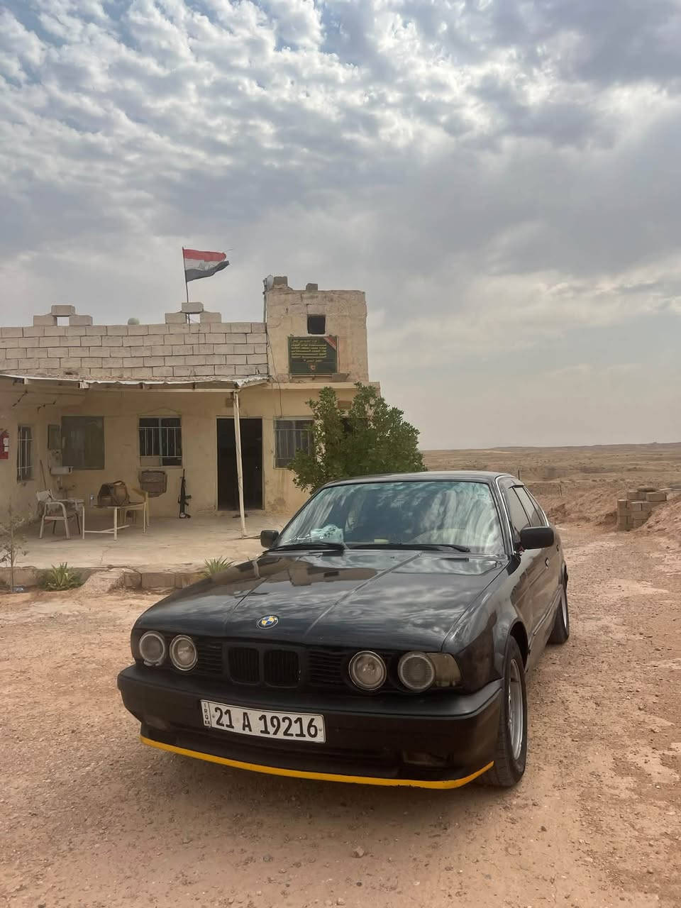 السلام عليكم  (الحلال للبيع او مراوس ) 525اصل وفصل رقم سليمانيه باسمي تحويل ثاني يوم سنويه إلى 2027

محرك كير اوتو شرط لا تنقيص ولاتبخير 
تبريد ثلج خير من الله 
✋ملاحضه سياره حولتها غاز غاز 80 لتر يعني لا تفكر بل بانزين 
صدر امامي خلفي شرط 
موديل 1991
كهربائياتها كلها شغاله من دعاميه للدعاميه
تخم ويل خليه وتخم تاير 
محرك مسكر فانوس 
بيها زنون يشك الكاع 
كشنات نضيفه 
بطاين نضيفه 
سياره مصبوغه للجماليه 
جام كهرباء 
مكان السياره ديالى السعر اتصل ع رقم 📞*********** واتساب  اخي العزيز

نص مكتوب في الصور:
- @s_z5w