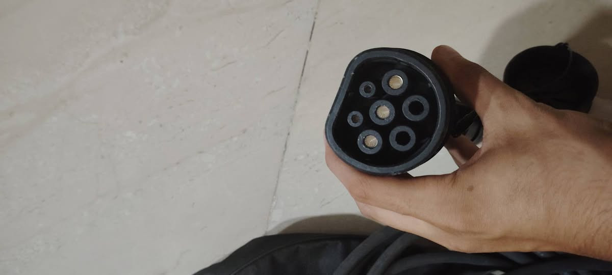 Portable EV Charger
شاحن محمول للسيارات الكهربائية
شاشة LCD لعرض معلومات الشحن
طول الواير 5 متر نضام حمايه
مايحتاج ايرث
تحكم امبيريه
8امبير
و13امبير
و18امبير
للتواصل ***********
غير متواجد على الفيسبوك
