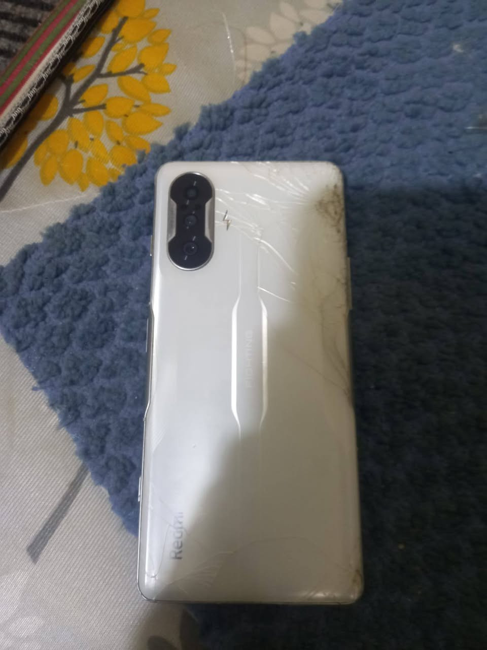 سلام عليكم جهاز ريدمي k40 geming نضيف بي ضهر كسور يبدلونه ب 10 جهاز ببجي 90 فريم وذاكره 256 بي شفتات سعره 210 مجال قليل حق جيه شحنه حلو مكاني بصره عشار ***********

نص مكتوب في الصور:
- ASIACELL والمرأة التي تمتلك أكبر مجموعة ألعاب فيديو قديمة في العالم 60 Second Docs التالي
- واتساب اسأل Meta AI أو ابحث ١:١٤ ص +964 775 589 2805 رسالة صوتية (٠:٠٢) ١:٠٩ ص حميد شبيبه (أنت) سلام عليكم جهاز نضيف بي ظهر كسور يبدلونه ب ... ١:٠٧ ص hmdmd1 ٢ رسالة صوتية (٠:٠٤) ١:٠٧ ص كروب بيع وشراء بلابل فقط بصره ~ استاذ رعد: بيش اتريدهن اخي ١:٠٠ ص +964 775 865 4598 رسالة صوتية (٠:١٤) ١٢:٥٩ ص +964 771 600 7708 تفاعلت بالرمز على " رسالة صوتية (٠:٠٢)" ابو جون التميمي تفاعل ابو جون التميمي بالرمز على " رسالة صوت... علاوي الصياد رسالة صوتية (٠:٠٢) انت المكالمات المجتمعات التحديثات الدردشات
- الشاشة 6.67 بوصة - 120 هرتز - OLED الذاكرة الداخلية 128 أو 256 جيجابايت الرام 6 أو 8 أو 12 جيجابايت الكاميرا 64 + 8 + 2 ميجابكسل المعالج MediaTek Dimensity 1200 5G البطارية والشحن السريع 5065 مللي أمبير - 67 واط التقييم يستند هذا التقييم إلى معايير التقييم الخاصة بموقعنا. ممتاز 9.0 / 10 مواصفات وميزات متقدمة مع مستوى متكامل ومتميز. ملاحظة: يستند هذا التقييم إلى المواصفات والميزات التقنية المعلنة للجهاز وفق معايير التقييم الخاصة بموقعنا، ولا يعكس تجربة استخدام فعلية. وقد تختلف النتيجة بحسب تاريخ إصدار الجهاز وتطور معايير ومواصفات الأجهزة بمرور الوقت. الاطلاع على صفحة العرض المباشر