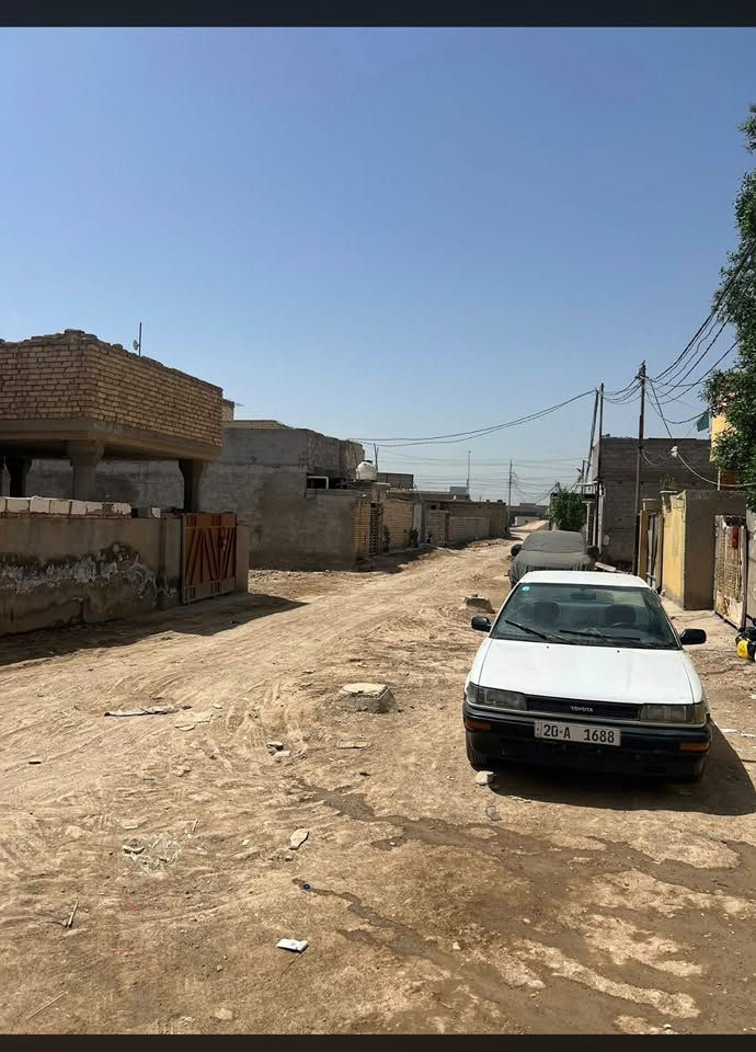 بيت مساحه200للييع يبعد ع شارع ١٠٠متر بحواس مقابيل سكلت حجي هادي
ب٥٠اشراي اتصل ***********
