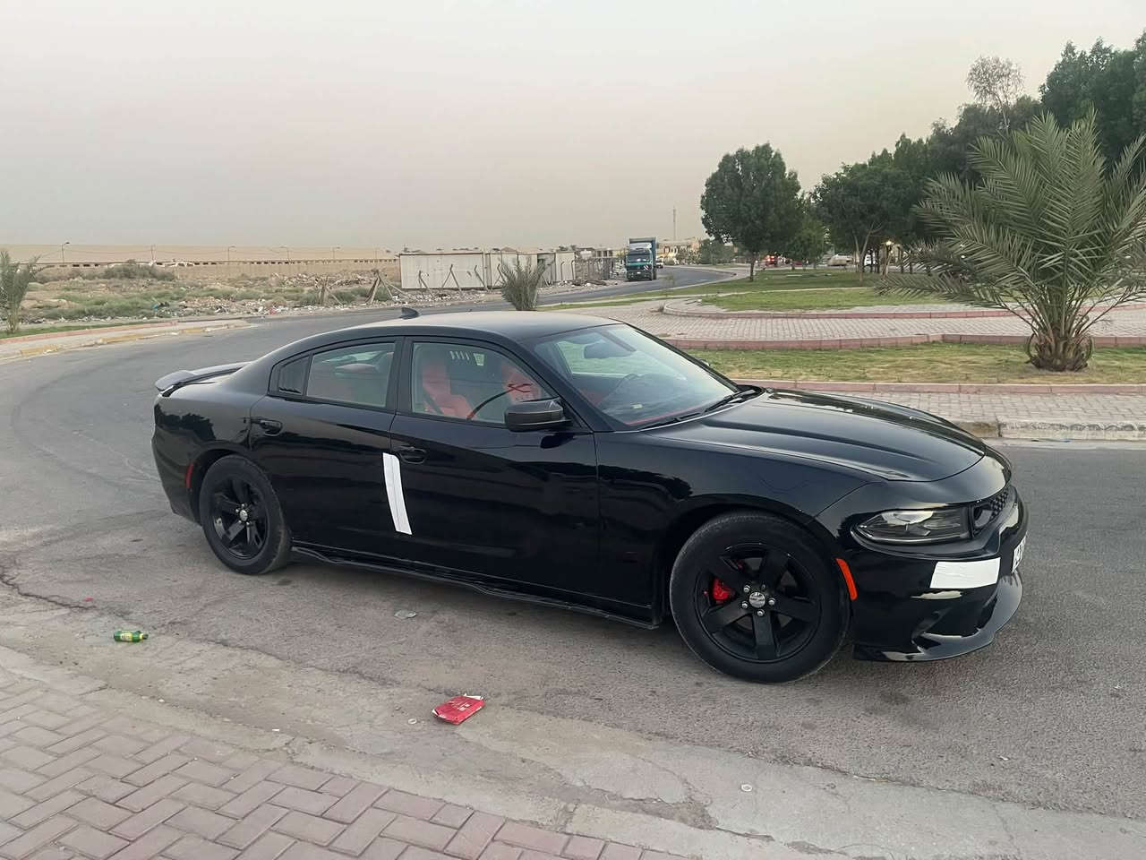 السلام عليكم
للبيع جارجر موديل 2017 SXT رقم انكليزي تحويل ثاني يوم

السعر مناسب 160$ وبي مجال 
 الموصفات  
 (السونار بالمنشور مبدل جاملغ تعديل حافه البنيد ))
العنوان السيديه تقاطع درويش 
الرقم   ***********  

بصمه  
كشنات جلد حضن 
كشنات تدفئة 
كشنات كهرباء 
ويل كب 18
شاشه كبير 
كامره خليفه 
حساسات خلفي 
بجم زنون كامل نهار 
تبريد قطعتين 
تبريد بيانو 
مرايه داخليه تعتيم ليلي 
تحكم ستيرن فول 
باقي تفاصيل واضحه بالصور
