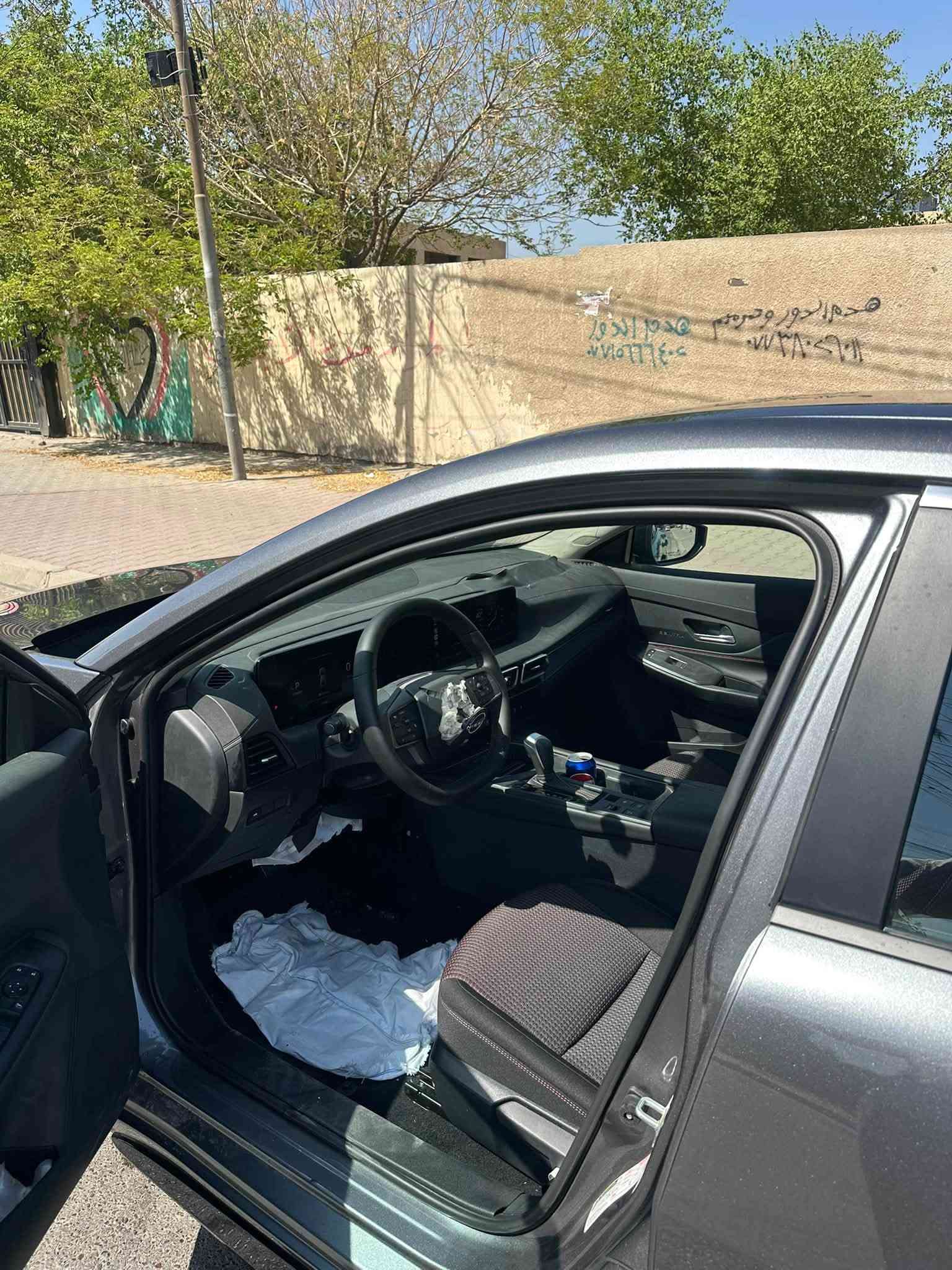 السلام عليكم
نيسان سنترا 2026 srدخول جديد 
للبيع على حادثها بدون تصليح 
سيارة اخت الزيرو ماشية 1000
جديده 
مواصفات ال sr
عداد ديجتال 
ويل كروم 19 
انارة لد بالدشبول 
بصمة 
تشغيل عن بعد 
لايت عدسات زينون 
بك لايت لد 
اشاير بالمري 
اشاير ترحيب 
رادارات 360 
دخول قبل يومين 
نقصها فقط لايت وشباك 
والايت والشباك موجودات مالتها الايت مكسور بي الجامة بس 
والشباك بي كسر شويه 
مكاني بغداد الغزالية 
***********
