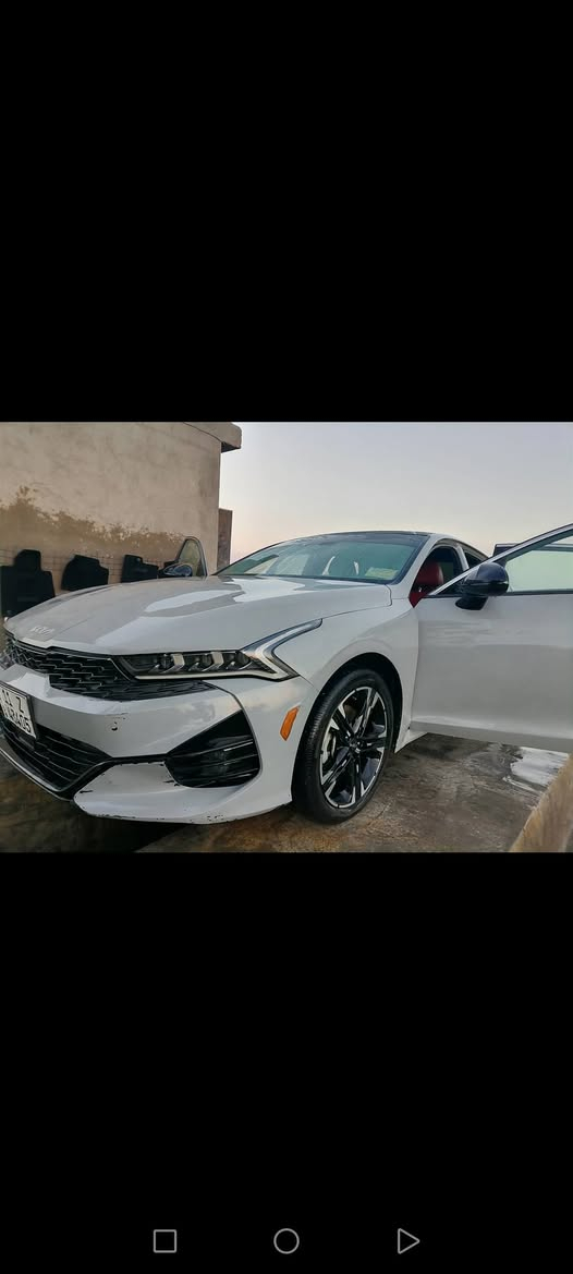 السلام عليكم كي 5 موديل 24 فول جيتي لاين بصمة بانوراما كشن كهرباء داخل احمر رادار امامي خلفي توقف ذاتي حادث سيارة تبديل جاملغ جهة السائق وربع بنيد صبغ وبارد  باب السائق الراديرات نفسها السعر 185وبيها مجال ***********بي واتساب ***********
