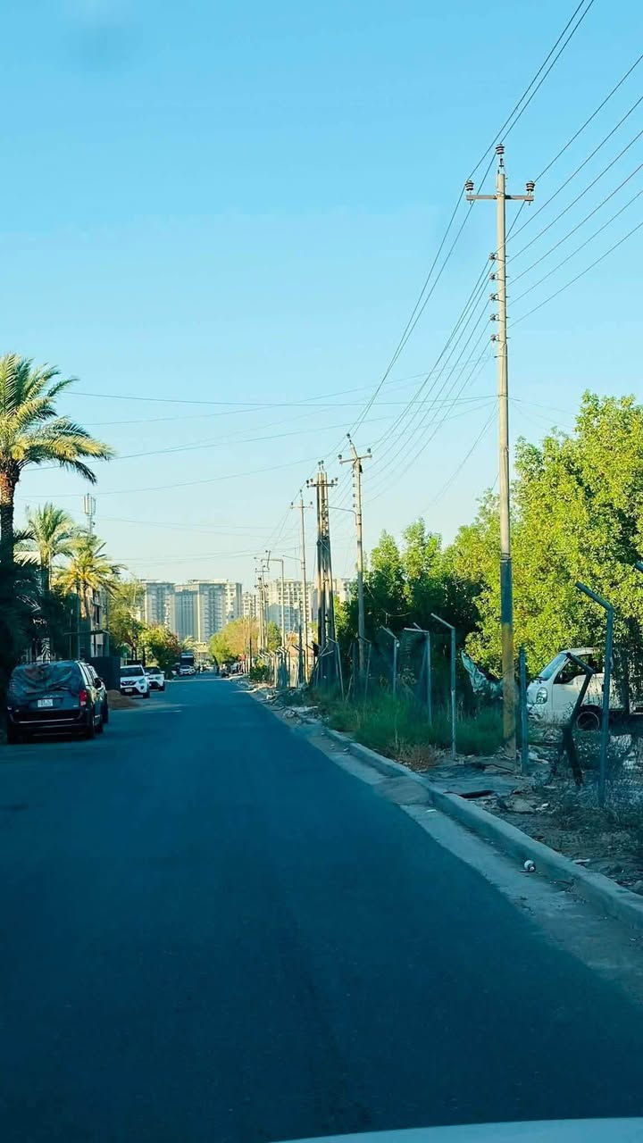 السلام عليكم مشتمل للبيع مساحة 57 متر قطع  مربع طائي شارع 15. مقابيلك حديقة تشجير مربع كلش هادى لاستفسار مكتب النسيم للعقار ***********
