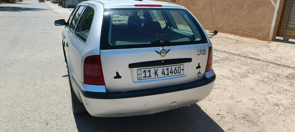 السلام عليكم
للبيع سيارة نوع كولف سكودا ستيشن
موديل 2003 
سيارة بلاديه لا معجون ولاصبغ بيها جراد قمارة وبنيد كير مكينه خير من الله دواخل نضيفه التبريد نقص بس كلج كمبريسر وكف عندي سيارة بسمي تحويل مباشر السعر 47 او بيها مجال للستفسار رقم الهاتف***********
