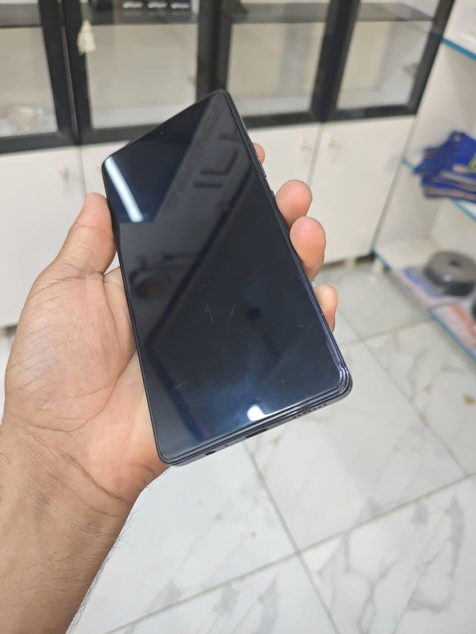 تكنو بوفا  . 6 pro. 5gذاكره 256جهاز بيه شخوط خفيفه وماداخل صيانه. سعره 170.مكاني بابل الحصوه. متواج فيس واتساب. ***********

