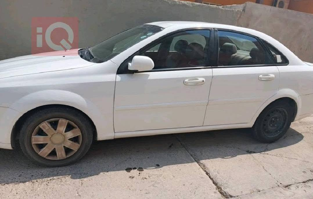 مرحبا عندي هاي السياره اوبترا اريد ابيعها نضيفه كلش من داخلها بس بيها صبغ شبر على الجاملغ واللبنيد من جهة يمين عكس السايق
‌
مواصفاتها :  
المحرك / 1600
اربع اطارات جديده
تبريد ثلج شغال خير من الله
گشر نضيف 
گير اوتوماتيك
المحرك نضيف حيل
كامره بالخلف السياره
الگشر نضيف
السنويه بأسمي لغاية 2030
رقمها اربيلية

السعر / 80 ورقة 
للأستفسار /***********
الموقع / موصل قضاء الحمدانيه
