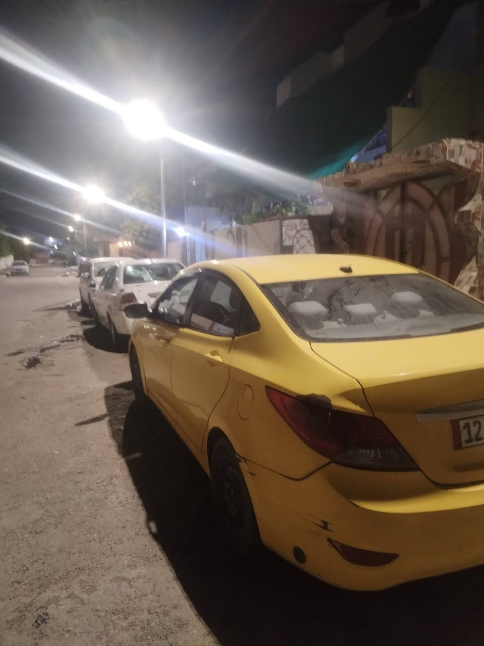 السلام عليكم سياره اكسنت للبيع موديل ٢٠١٢ مكينه كير شرط رقم نينوى مسطر شرط الوكاله والتحويل كاربون بانزين بيها تبريد ثلج قفل مركزي سياره منضوم غاز بيها
