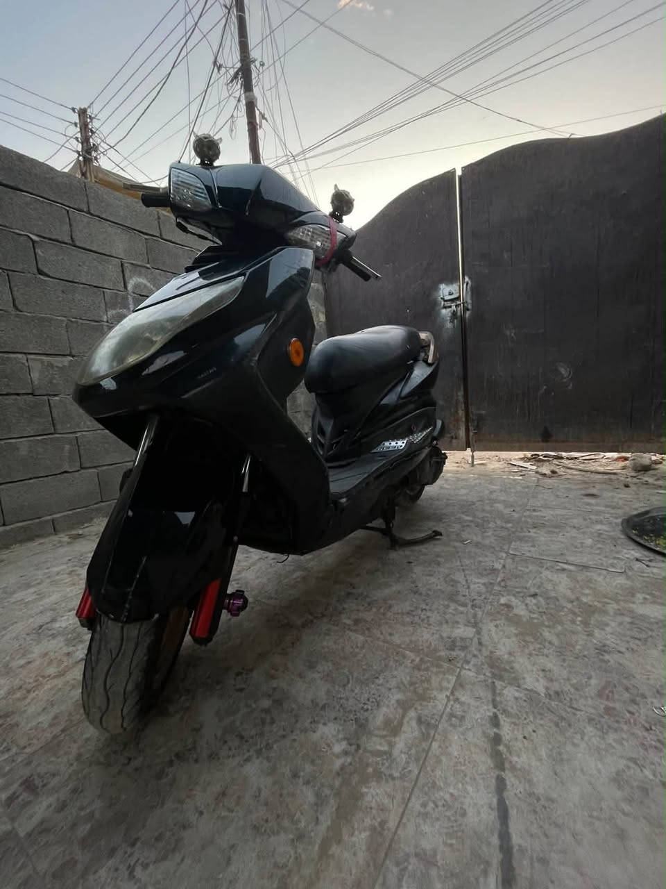 سكنس فحل كابريتر ماناقصه شي  فقط صوت خفيف مال مفيلس سعره 475 وبيه مجال  مكاني بغداد مشتل كله شغال بيهة 
***********
