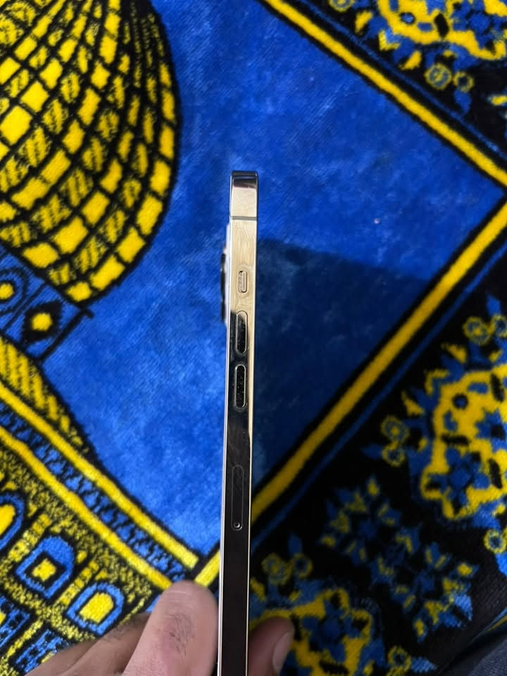 12برو ماكس للبيع
ذاكره 256 

بطاريه خدمه 

دبل خط 

ضهر مفطور وشاشه مفطوره 

الجهاز ممستبدل اي قطعه كله بلادي 

السعر 275 الف 

مكاني رمادي حي الملعب 

***********

واتساب فقط
