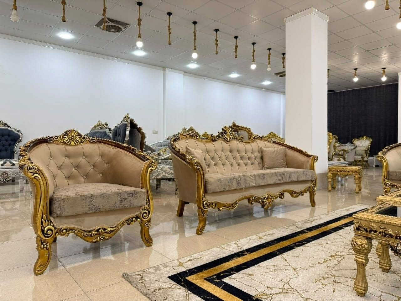 تخم 10 مقاعد 
موديل خلقه
مصنوع من خشب الجوز 
قماش مقدف
صبغ حراري 
السعر مليون و500 الف
