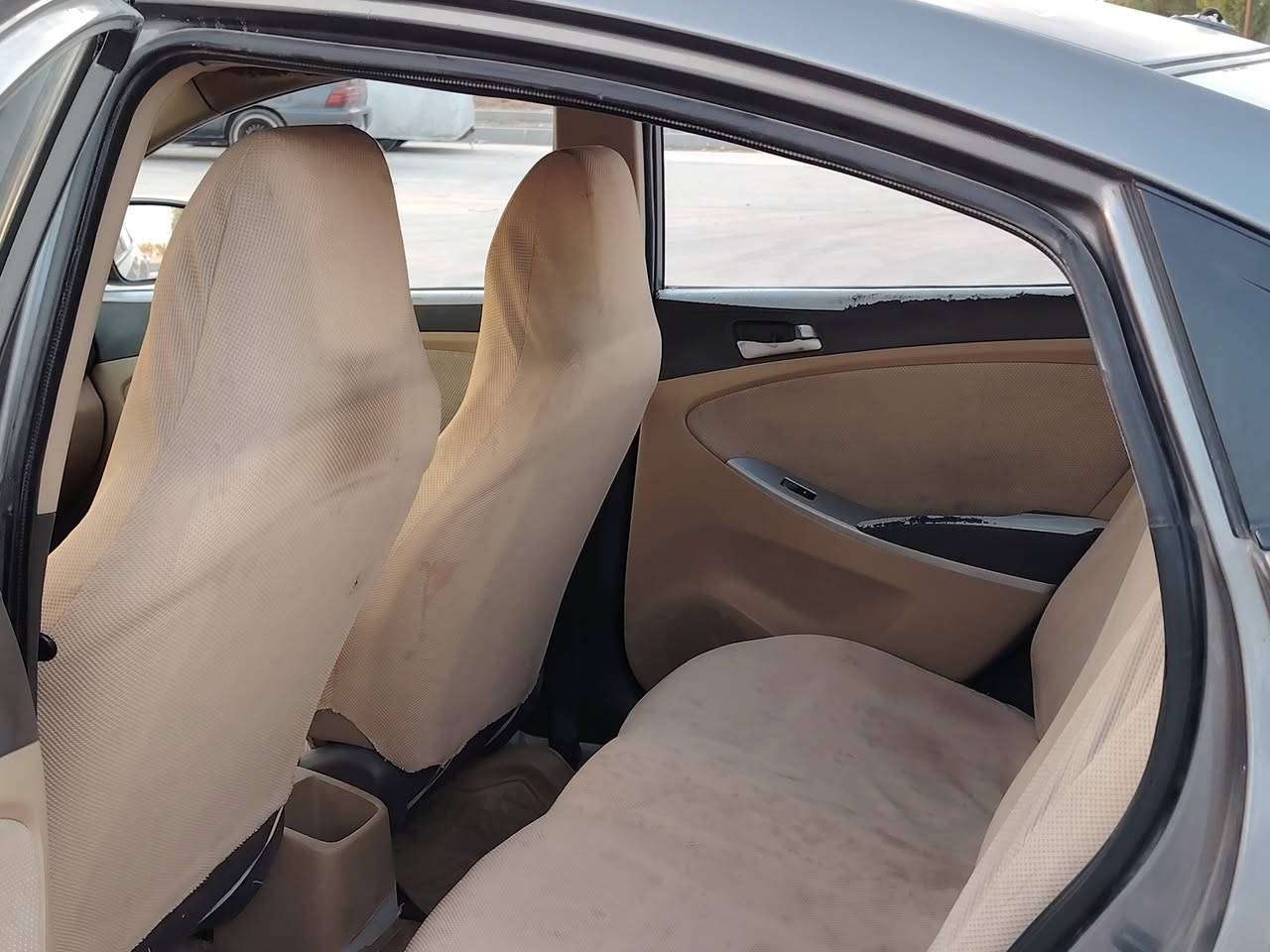 ( السعر 55 $ )
 بلاش بالعافيه على اللي ياخذها 
مكلف بالنشر اتصل 
اكسنت موديل ١٥ خليجي بأسمي سنويه وهزه جديده رقم دولي انكليزي 
مكينه ١٤٠٠ كير حداديه تخم تاير جديد السياره جاهزه واحد على واحد سعرها مناسب للكاسب  بيها طخات مبينه بصور شواصي حوض جنطه تكم قماره بلاد السيارة للجناي واللي يريد يستزرق بيها تفيده مكان السيارة النجف الاشرف
*********** واتساب واتصال
